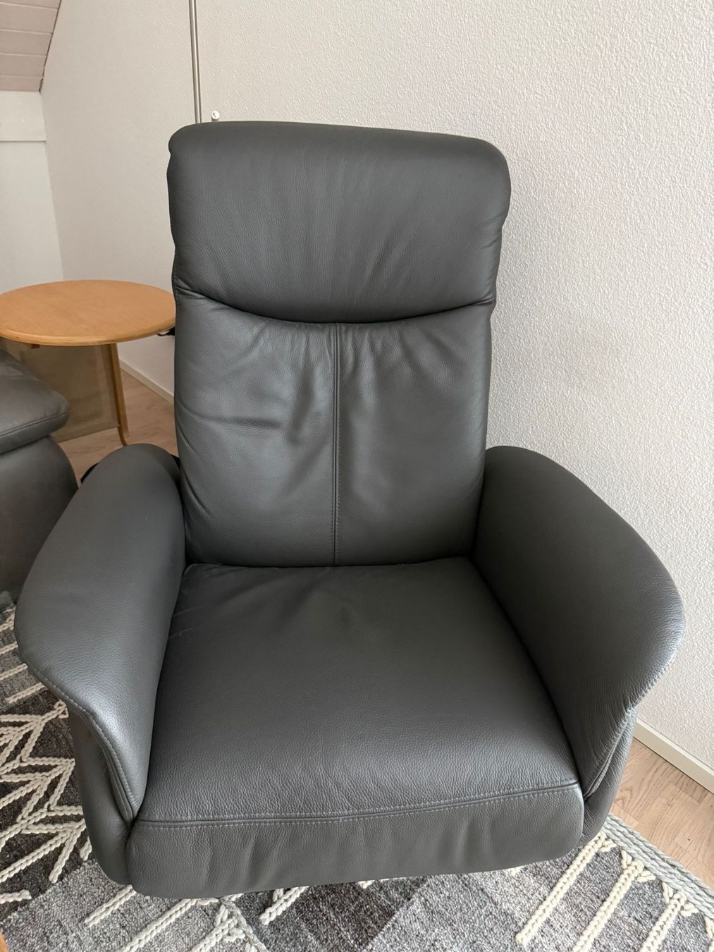 Poltrone: Relaxsessel Noel Grau Leder 78cm 88cm – Usato da Bülach venduto da Katha28 1