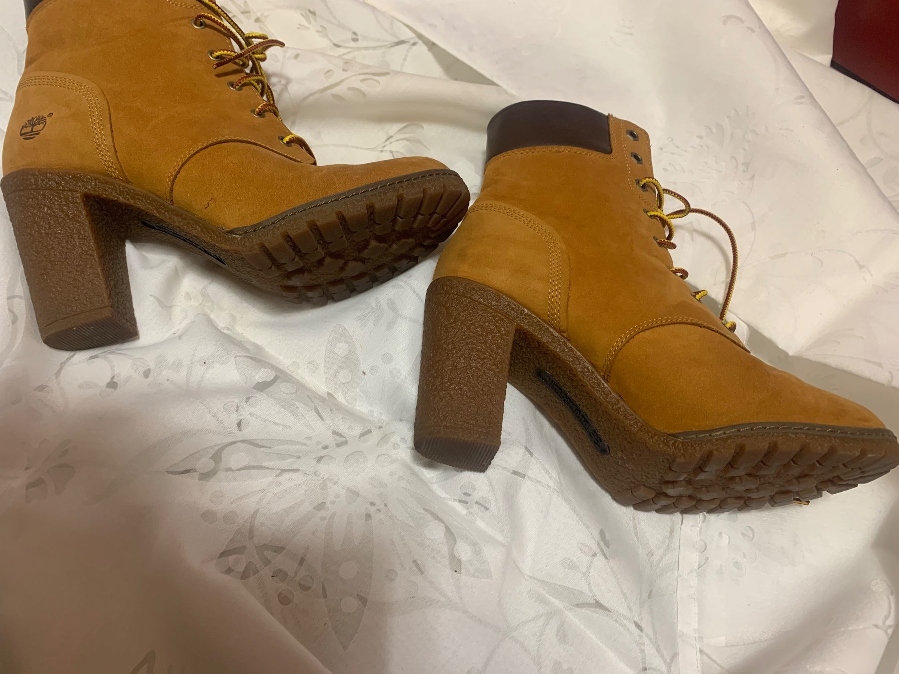 Timberland Chaussures femmes: Bottine Timberland – D'occasion à Genthod par Lou_Jin