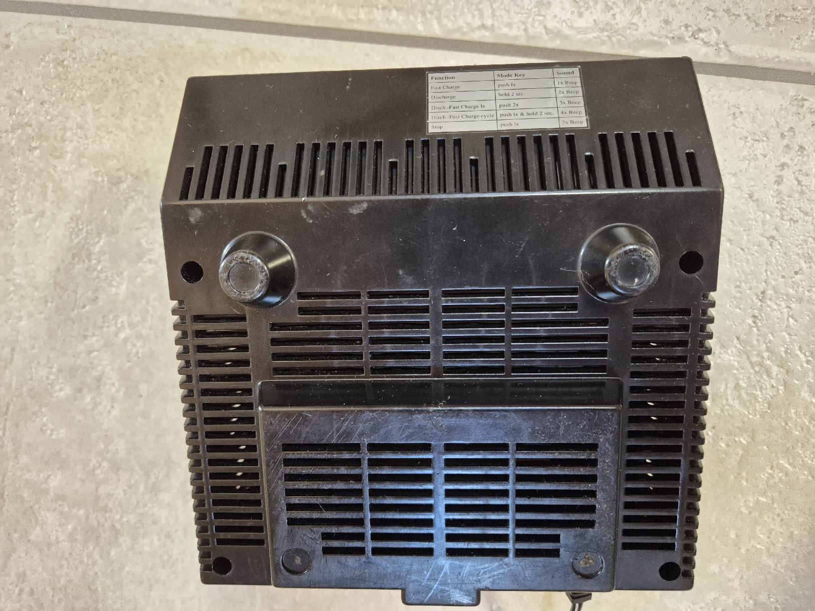 Robbe Batterie, Caricabatterie & Alimentatori: Robbe Lader 3 plus Ladegerät gebraucht funktionsfähig – Usato da Röthenbach i. E. venduto da 3538ScaniaR420 1
