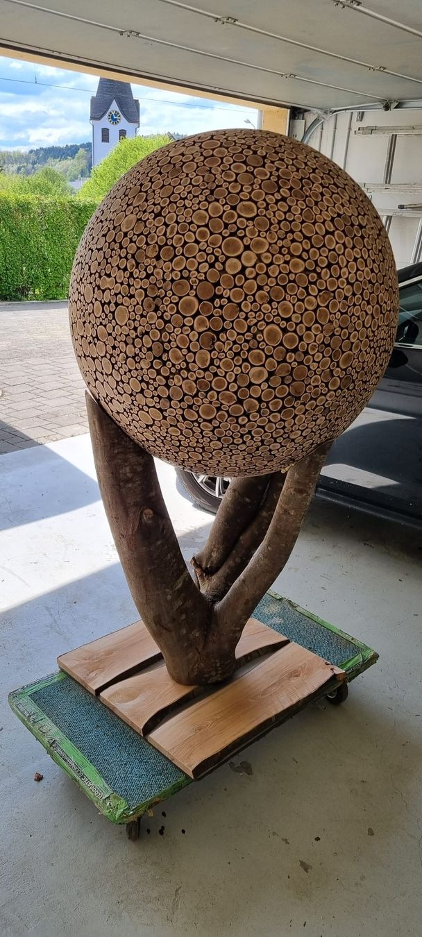 Einzigartige Deko: Holzkugel-Skulptur zu verkaufen! (Gebraucht) in Zuckenriet für CHF 4600 – nur Abholung auf Ricardo kaufen