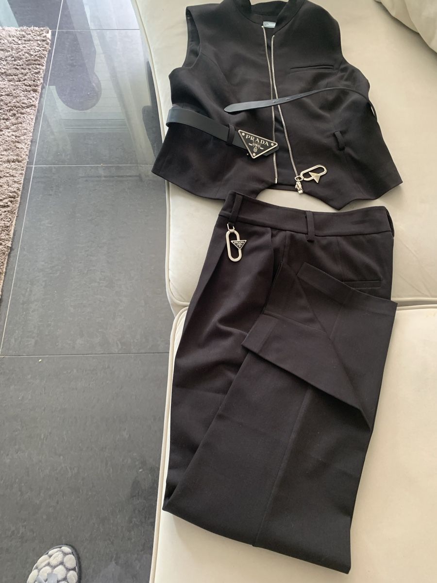 Prada Completi & Tailleur: Prada Damen Anzug – Usato da Bergdietikon venduto da zor_856j 4