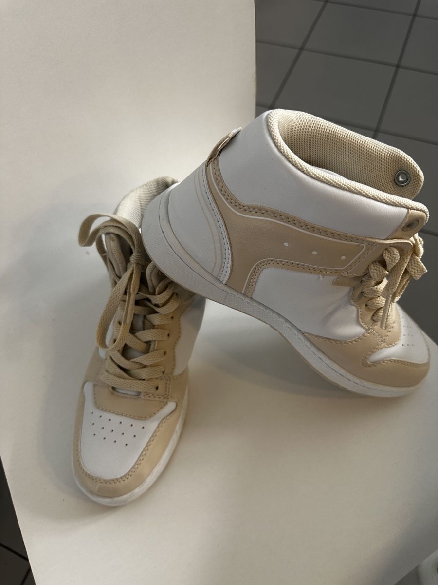 Scarpe da donna: Coole Sneaker Gr.38 👟Schuhe – Usato da Dietlikon venduto da Ss11