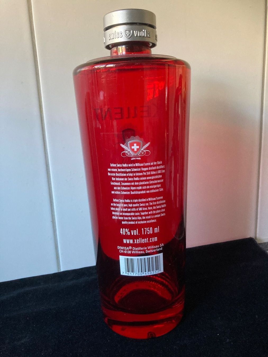 Altro: Leere Schweizer Vodka -Flasche 1, 75 L. – Usato da Zürich venduto da Chaeffeler 1