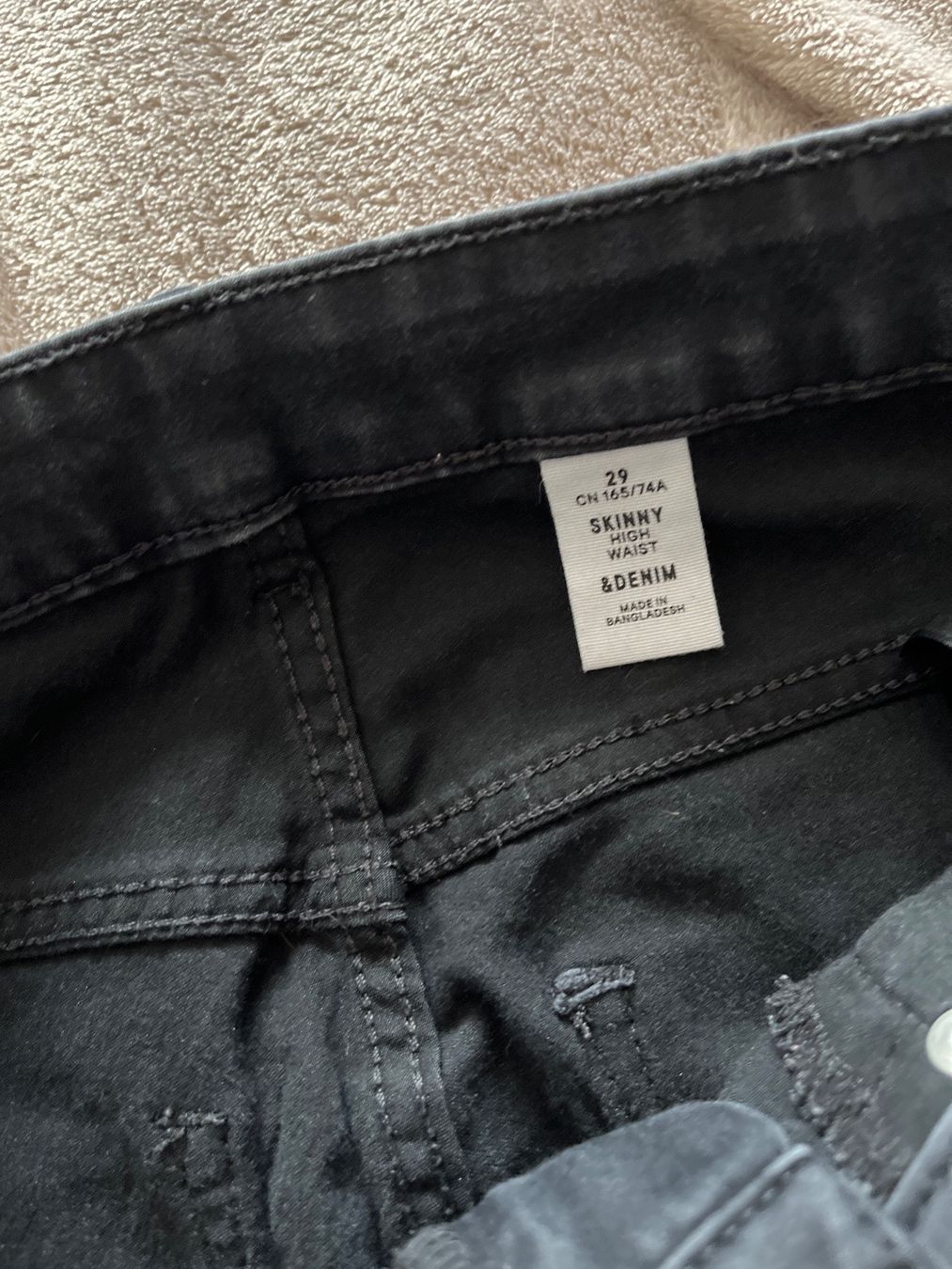 H&M Hosen: Pantalon noir H&M – Gebraucht aus Le Locle von Mayd_h 2