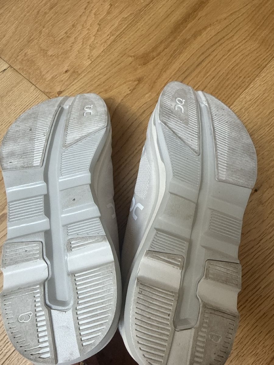 On Damenschuhe: ON Running Cloudflow EU 40.5 shoes – Neu (gemäss Beschreibung) aus Zürich von bremetobias 2