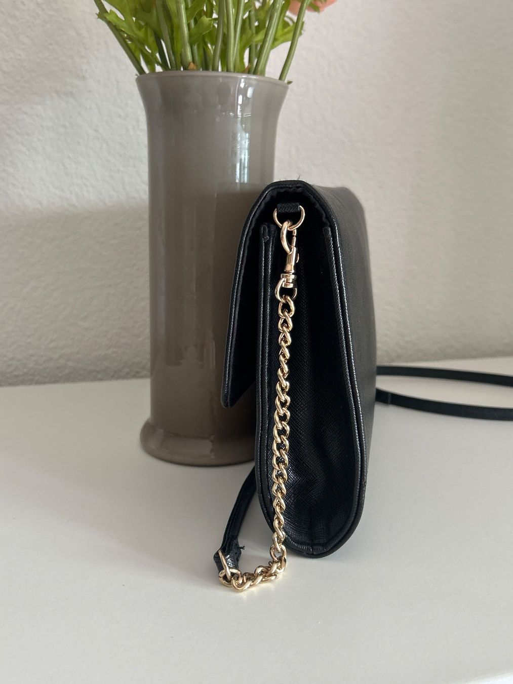 H&M Sacs femmes: Umhängetasche schwarz von H&M – D'occasion à Brunnen par Nala2929 4