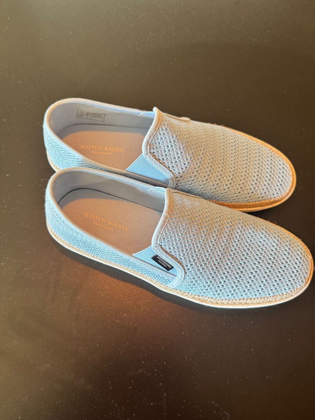 Chaussures hommes: Slipper von SCOTCH & SODA, hellblau, Grösse 44 – Neuf avec emballage d'origine à Zürich par Alpnach_ 1