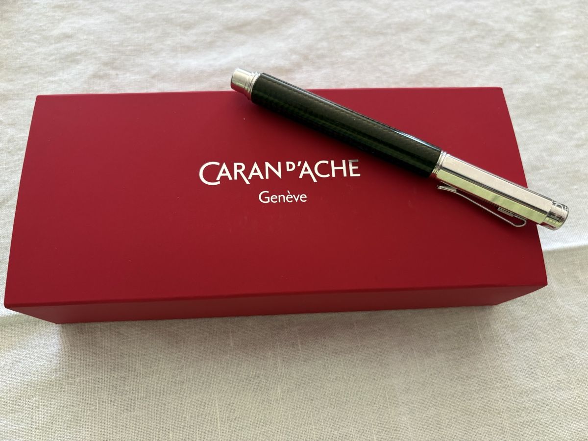 Caran D'Ache Stifte & Marker: Caran D'Ache collection Varius Carbon – Neu und originalverpackt aus Lugano von Edera49