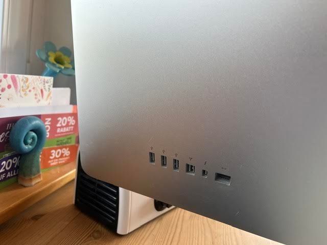 Apple Monitore: Mac Bildschirm 39 x 65 – Gebraucht aus Winterthur von amozart 1