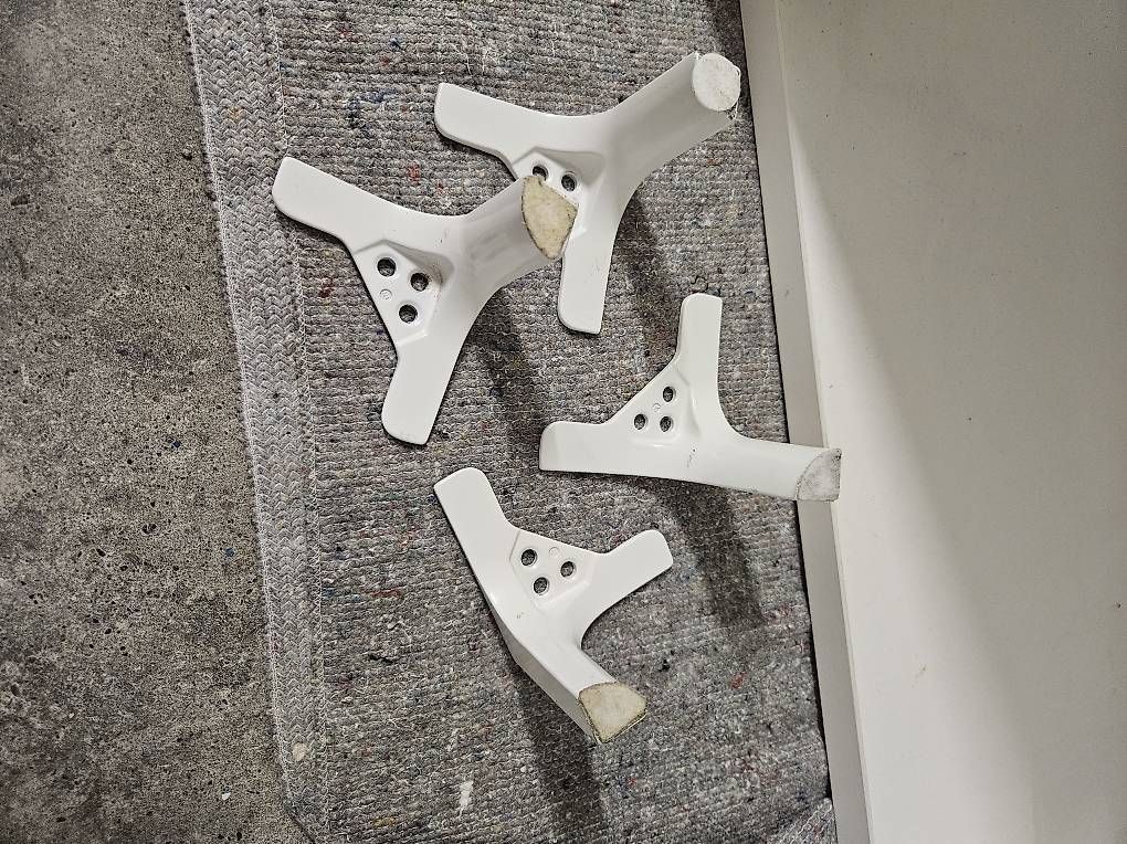 Tabourets: IKEA Möbelfüsse NANNARP – D'occasion à Basel par C_Mathys 1