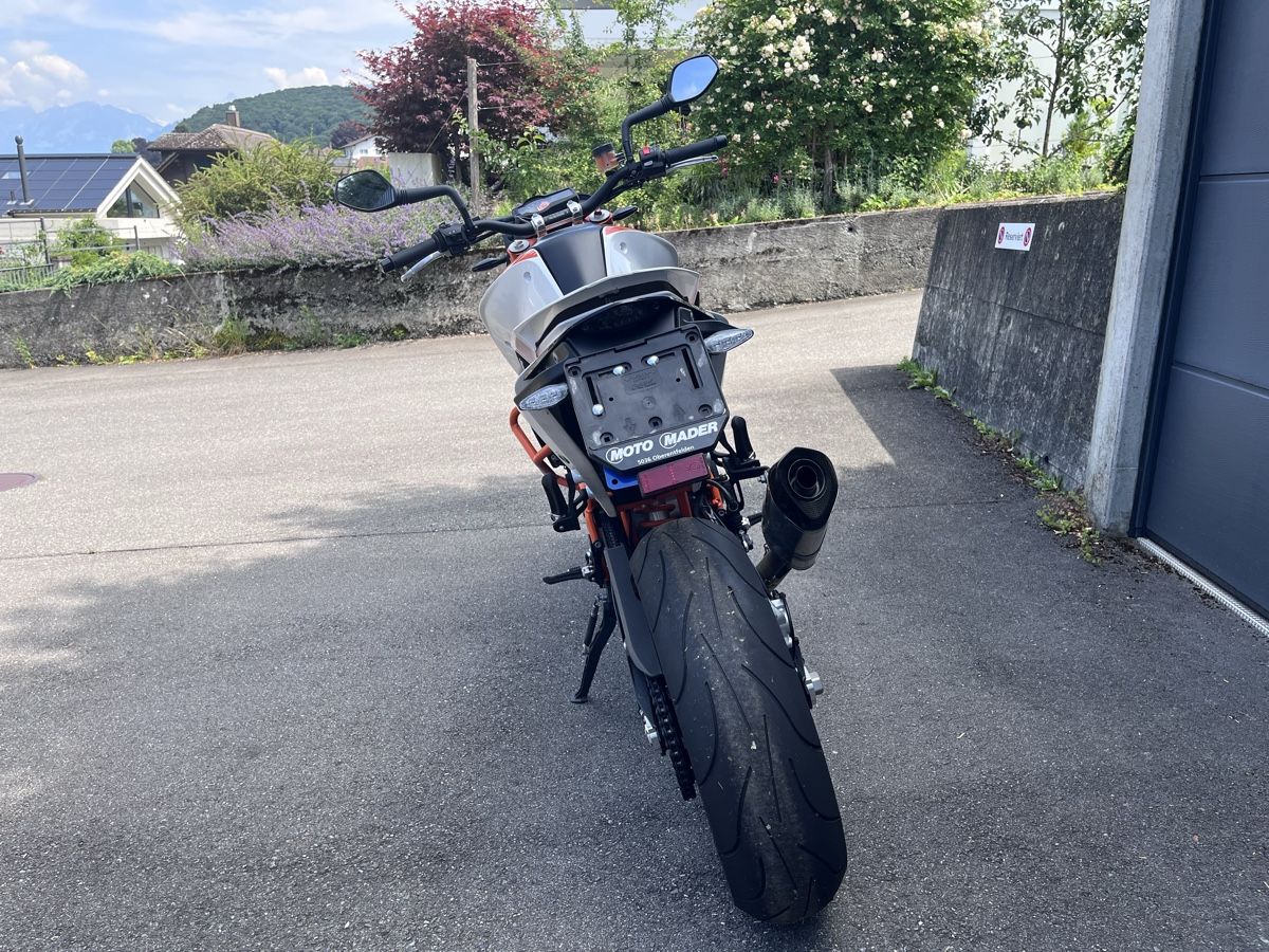 KTM Strasse: KTM Duke 690 R, Top Zustand, frisch ab Service – Gebraucht aus Bönigen von Seli_0 8