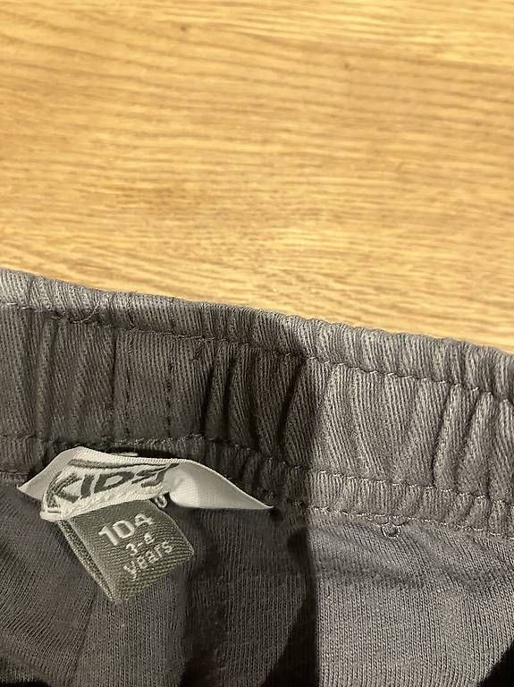 Pantalons: 2x Thermohose Gr.104 – D'occasion à Roggwil BE par waelchli87 2
