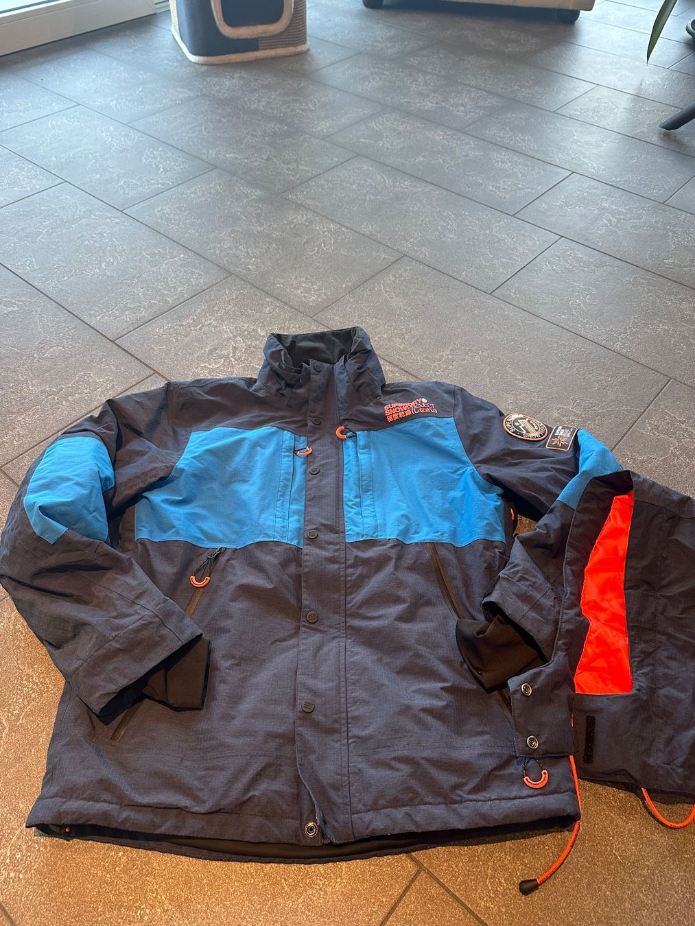 Superdry Giacche: Skijacke & Hose – Usato da Krauchthal venduto da Sukra1