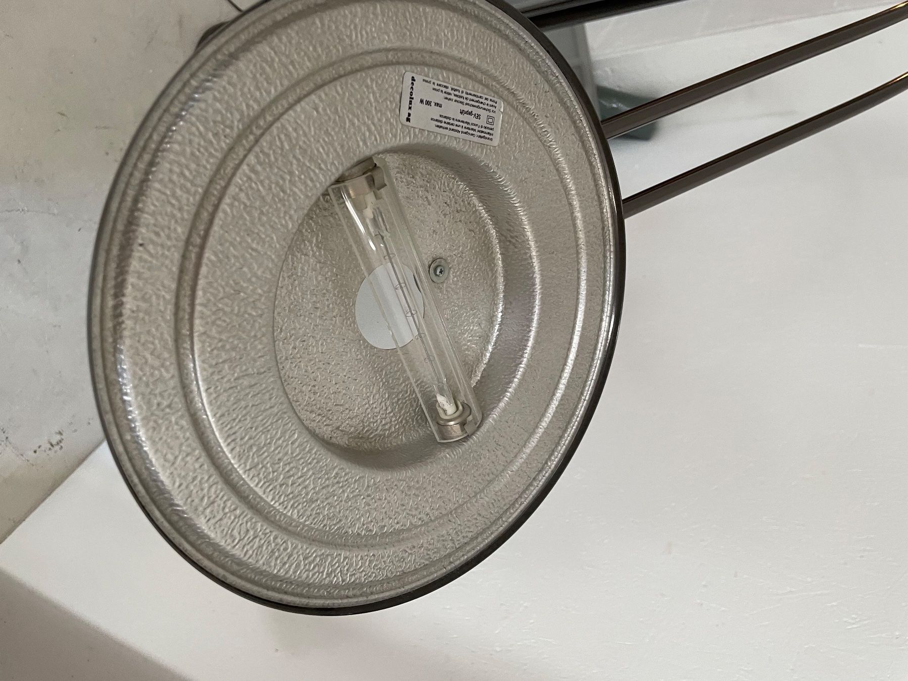 Lampade: Lampadaire arc moderne, design élégant, années 90. – Usato da Pully venduto da Mazette 1