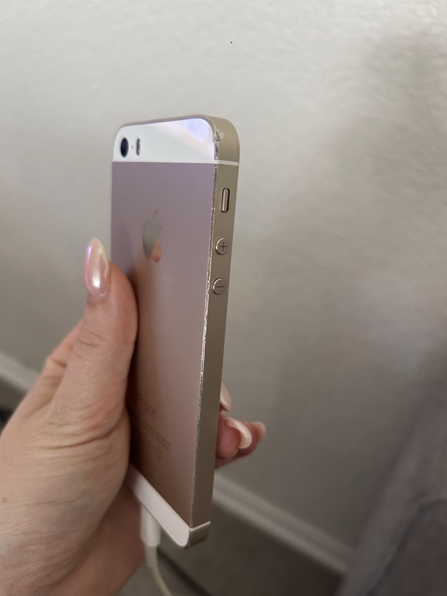 Apple Telefoni cellulari / Smartphones: iPhone 5s 32GB Or doré, bon état – Usato da Vilars NE venduto da Lau_Vth 5