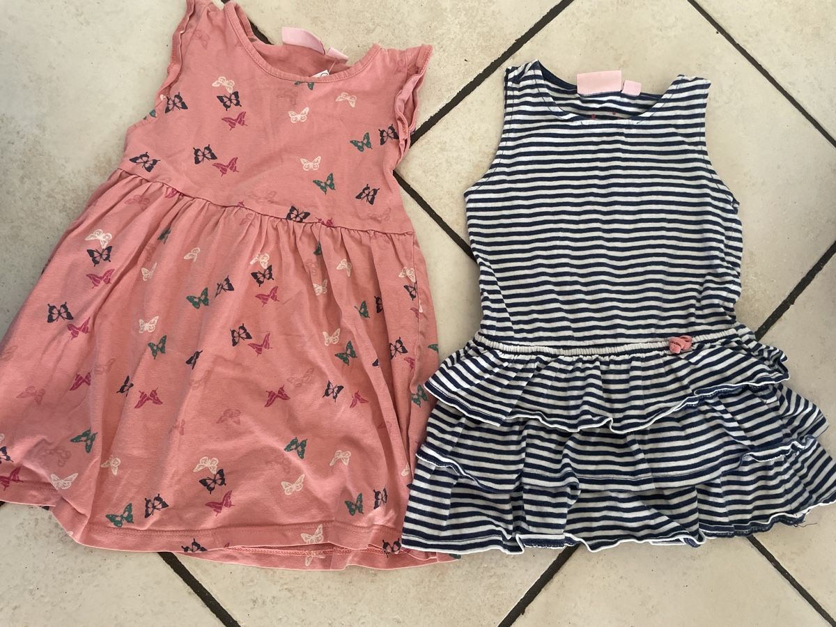Vestiti & Gonne: 2 Sommerkleider Grösse 92 Mädchen Kleidchen – Usato da Obergerlafingen venduto da cabo4
