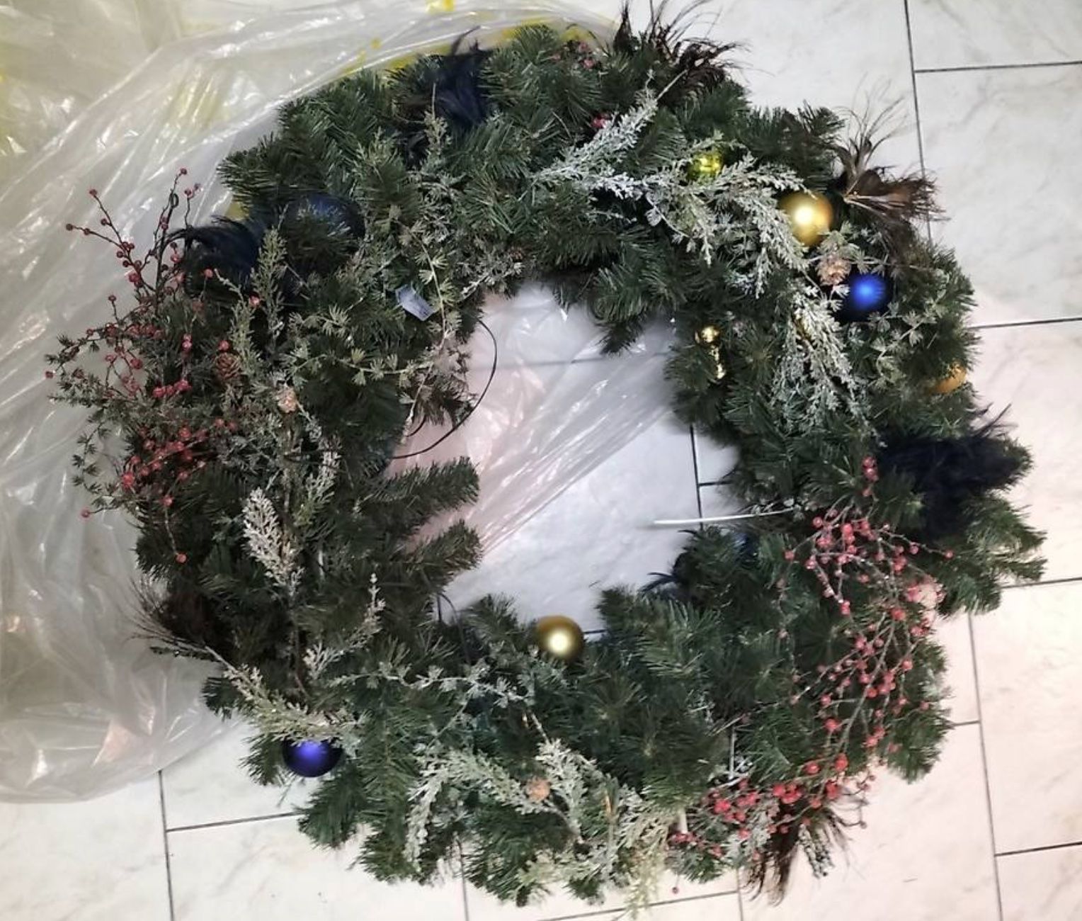 Tutte le decorazioni: Weihnachtskranz / künstlich / Neuwertig / geschmückt / LED – Nuovo (secondo la descrizione) da Binz venduto da HaK_79