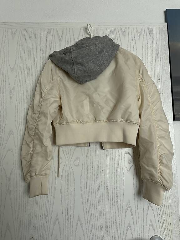 Jacken: Bomberjacke xs – Gebraucht aus Fislisbach von secondhandF 1
