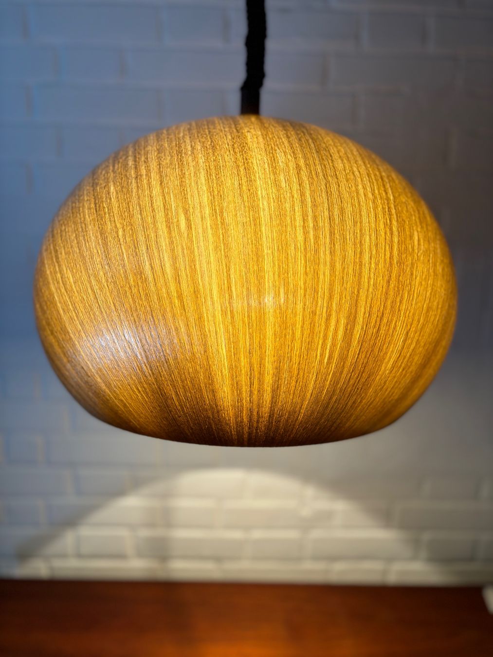Lampadari & plafoniere: Grosse goldene Kunststoffleuchte 70s Hängeleuchte Design – Usato da Hinwil venduto da DaniBachman 1