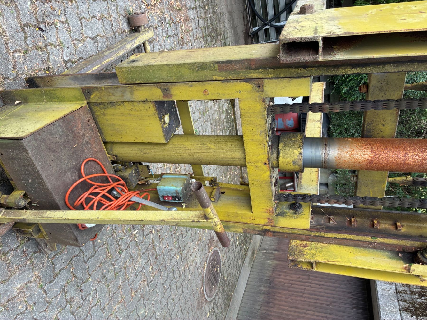 Piattaforme elevatrici & Crick: Autolift, Unic, Hebebühne, – Usato da Stallikon venduto da Nemberch2000 1