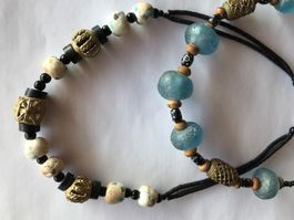 2 colliers ethniques  africains