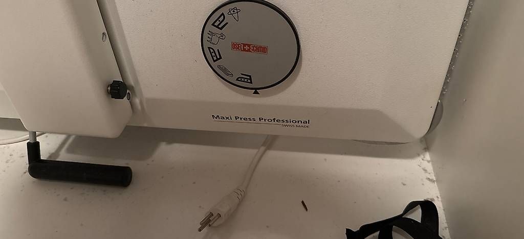 Ferri da stiro: maxi Press professional Bügelpresser – Usato da Muttenz venduto da Ninjas 1