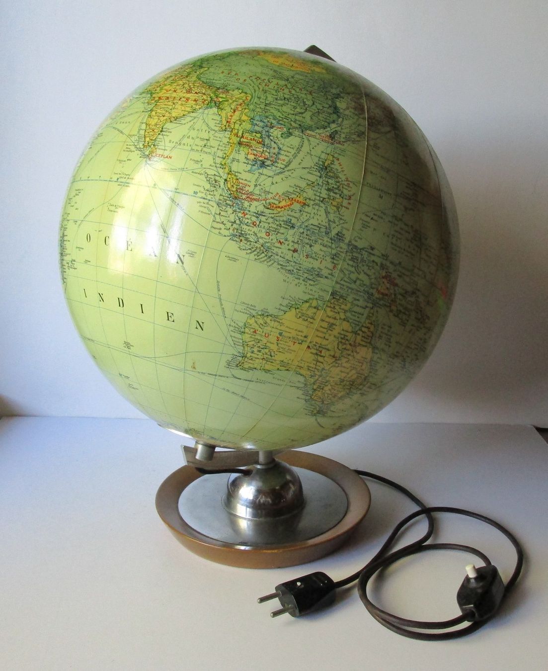 Altro in Decorazioni & Accessori: mappemonde lampe ancienne 1960 – Usato da Yverdon-les-Bains venduto da jft_n8k8