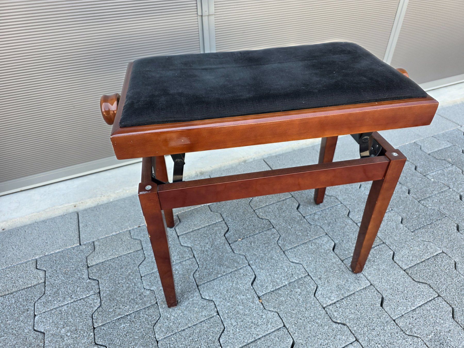 Sgabelli: Klavierstuhl Werkstatt Klavier Keyboard Hocker – Usato da Walterswil BE venduto da Lonitti