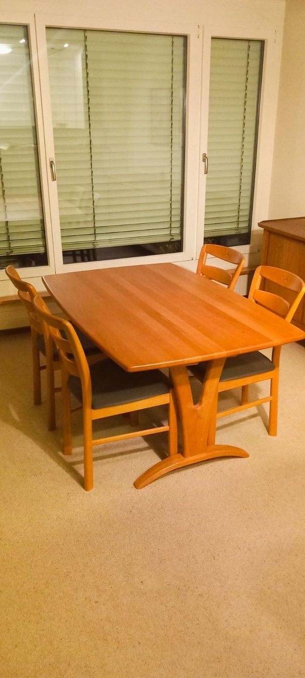 Tables: Esstisch als massivholz – D'occasion à Bern par eiger017