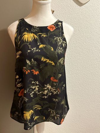 Top schwarz mit Muster von Warehouse Gr.36