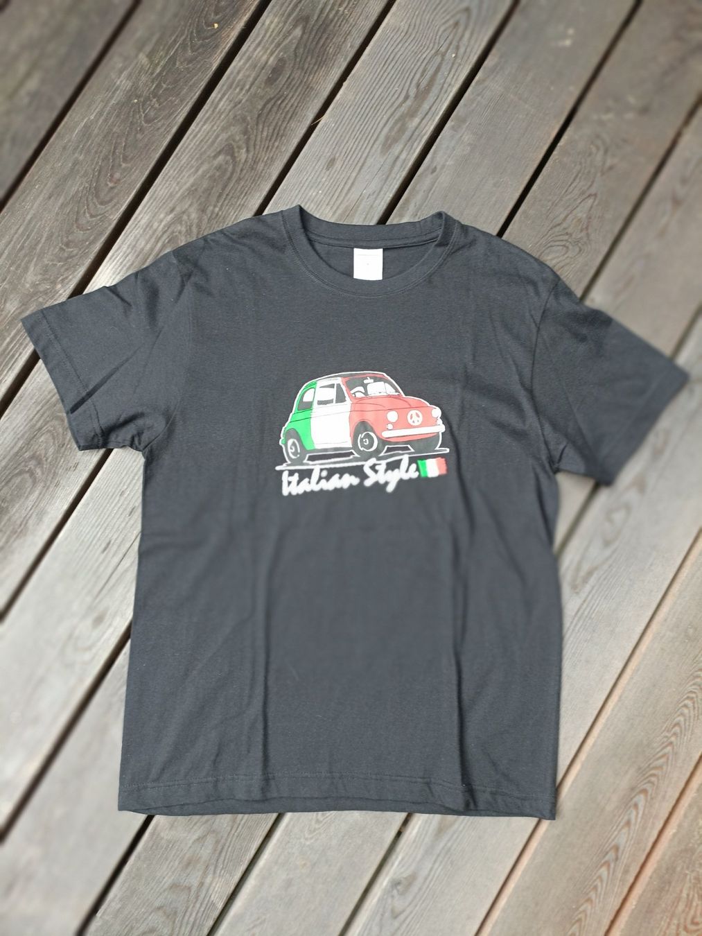 T-shirt: T-Shirt Italian Style – Nuovo (secondo la descrizione) da Emmenbrücke venduto da Levira8