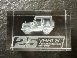 Suzuki Jimny Briefbeschwerer 25 Jahre Suzuki Switzerland