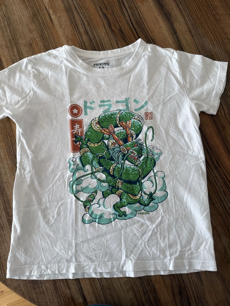 Hemden, T-Shirts & Polos: Cooles T-Shirt ab 10 – Gebraucht aus Zürich von Mothai