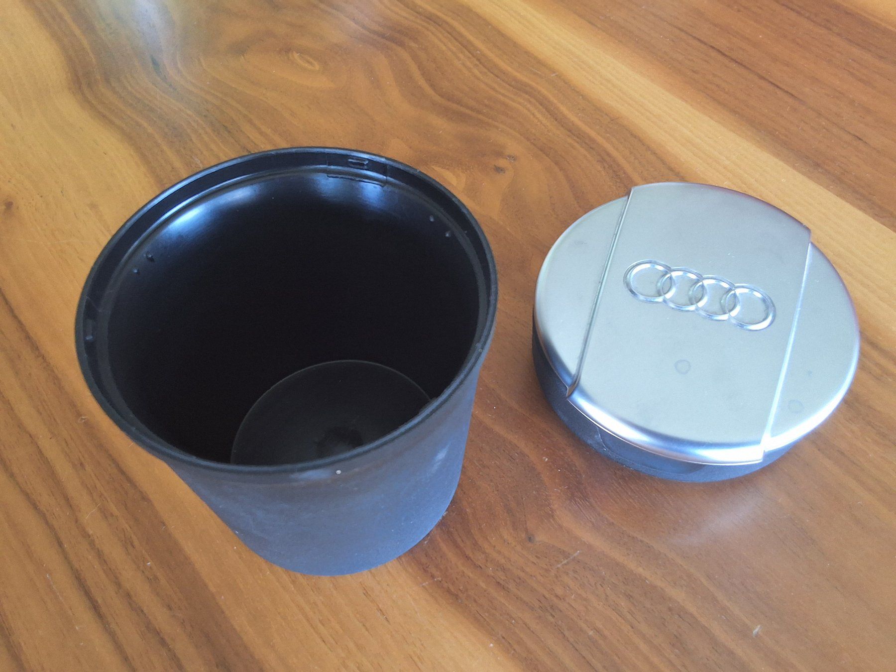 Tutti pezzi di ricambio auto: Aschenbecher Audi q3 etc. – Nuovo (secondo la descrizione) da Aarau venduto da Wela 4