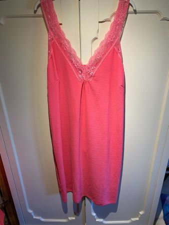 DAMEN TRÄGER SPITZENKLEID ROSA