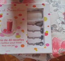 Livre de recettes jus et smoothies + batteur neuf