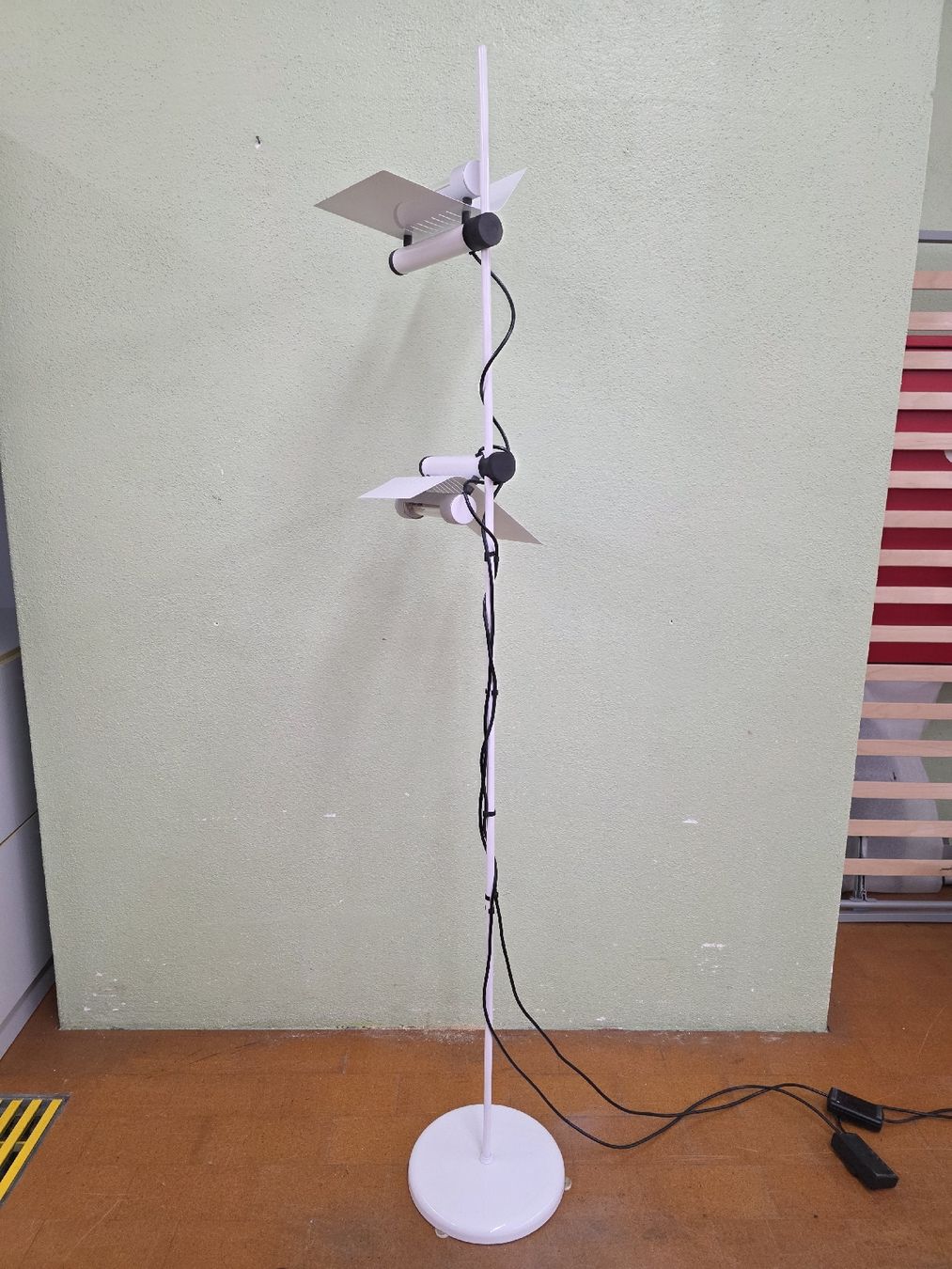 Oluce Lampen: Designer Stehlampe vermutlich Joe Colombo Oluce – Gebraucht aus Lichtensteig von UsedIN 1