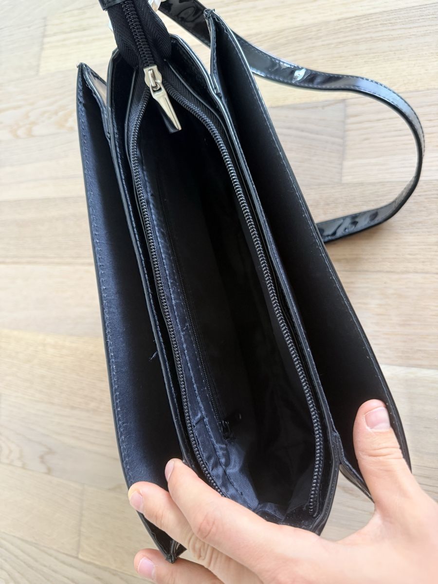 Sacs femmes: Schultertasche schwarz   – D'occasion à Rorschacherberg par pol_2pw7 5