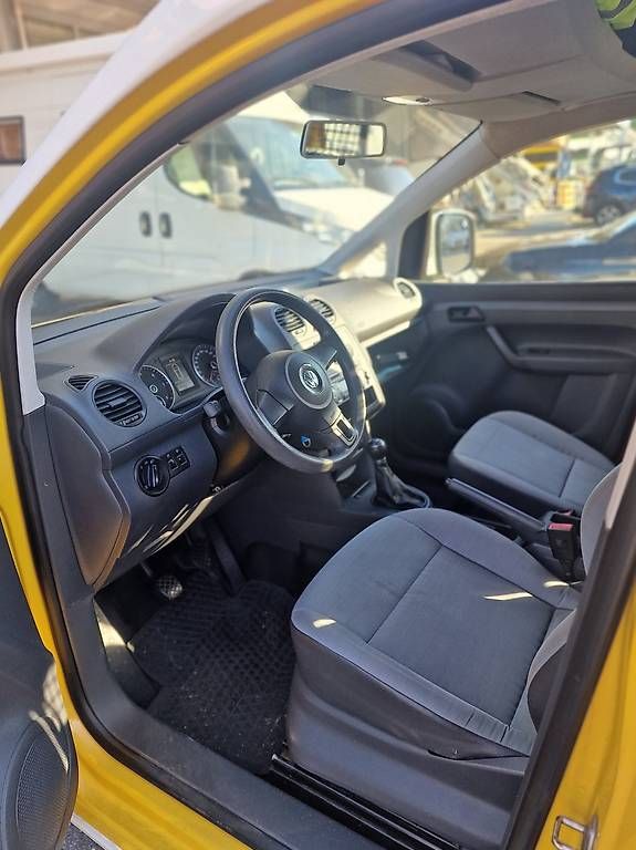 VW Véhicules utilitaires: VW Caddy 4X4 – D'occasion à Baar par ver_z7lm 2