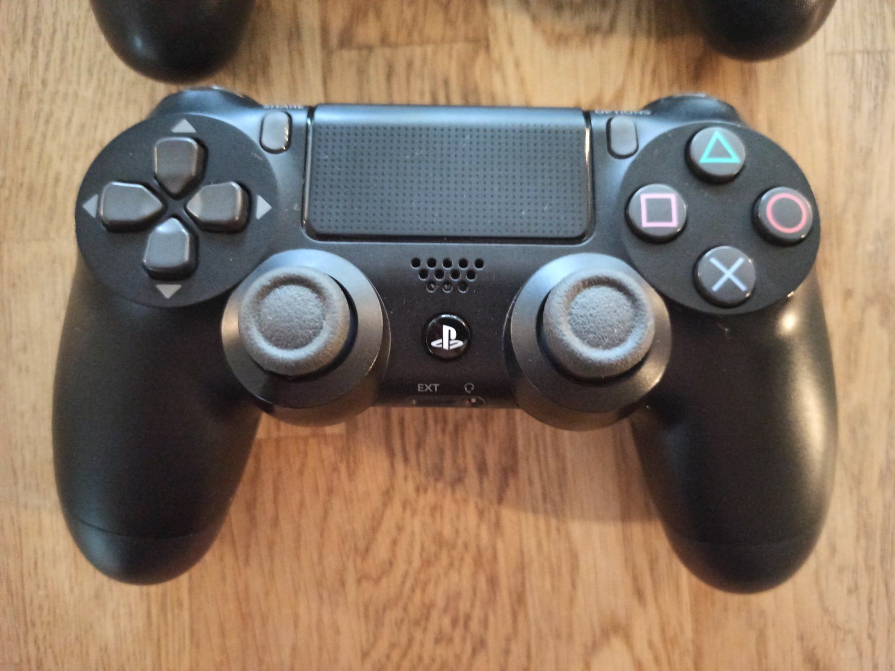 Controller: 2 x Original Controller Sony PS4 Wireless DualShock 4 V2 TOP – Usato da Oberweningen venduto da mar_87mx 4