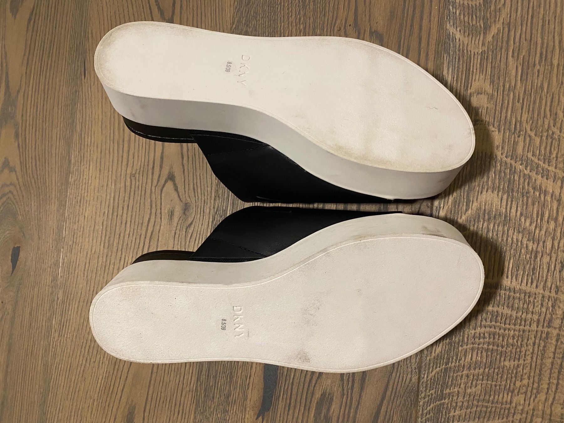 DKNY Damenschuhe: DKNY Sandale – Neu (gemäss Beschreibung) aus Wetzikon ZH von Deba26 2