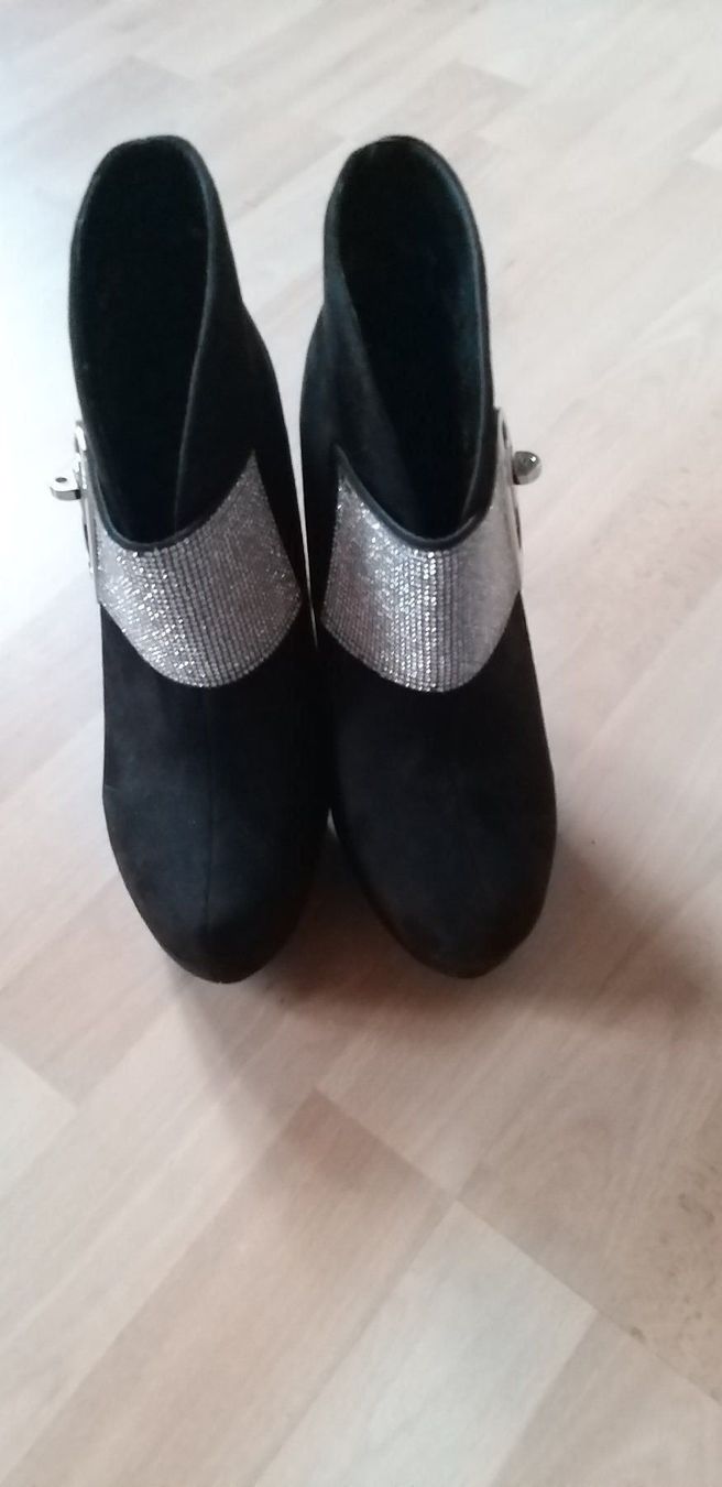 Scarpe da donna: Stifeletten vonTulpano Gr. 39 Neu – Nuovo (secondo la descrizione) da Gommiswald venduto da Cyndi5 1