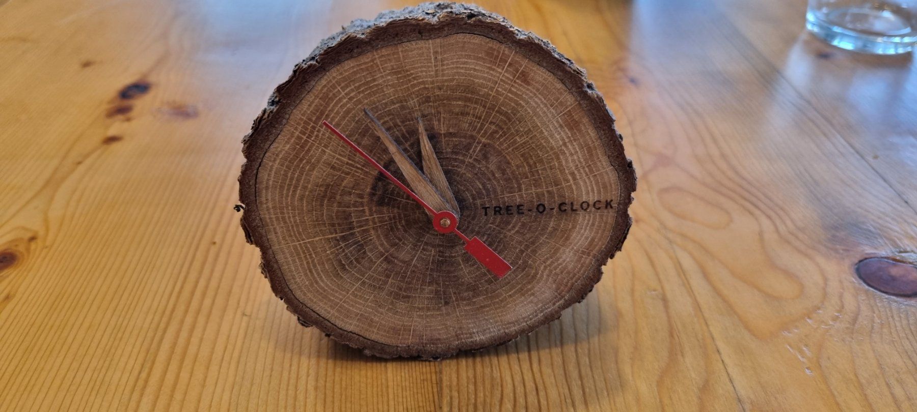 Orologi da terra & Orologi da parete: Holz Tischuhr Tree-O-Clock, neuwertig – Usato da Obfelden venduto da Calimero92