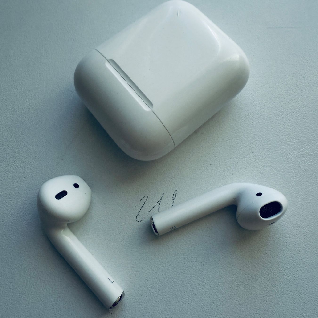 Apple Kopfhörer: Original Apple AirPods 2 Gen. Wireless Kopfhörer & Case – Gebraucht aus Basel von MY.AIRPODS.SHOP 7
