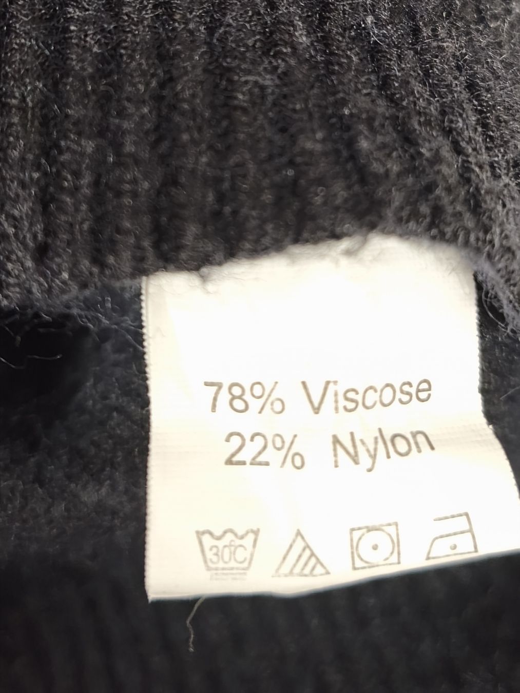 Shein Maglioni & Felpe: Shein Pullover schwarz mit Blumenmuster Grösse S neu – Nuovo (secondo la descrizione) da Emmetten venduto da SecondhandSiska 4