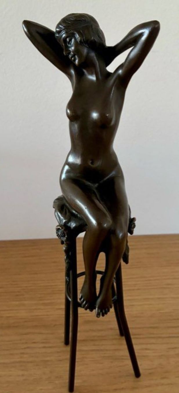 Statuette: Femme nue sur un tabouret-Bronze – Usato da Lausanne venduto da macgiver1008