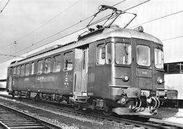 SBB-Triebwagen RBe 4/4 Modernes Fahrzeug Zug Bahn