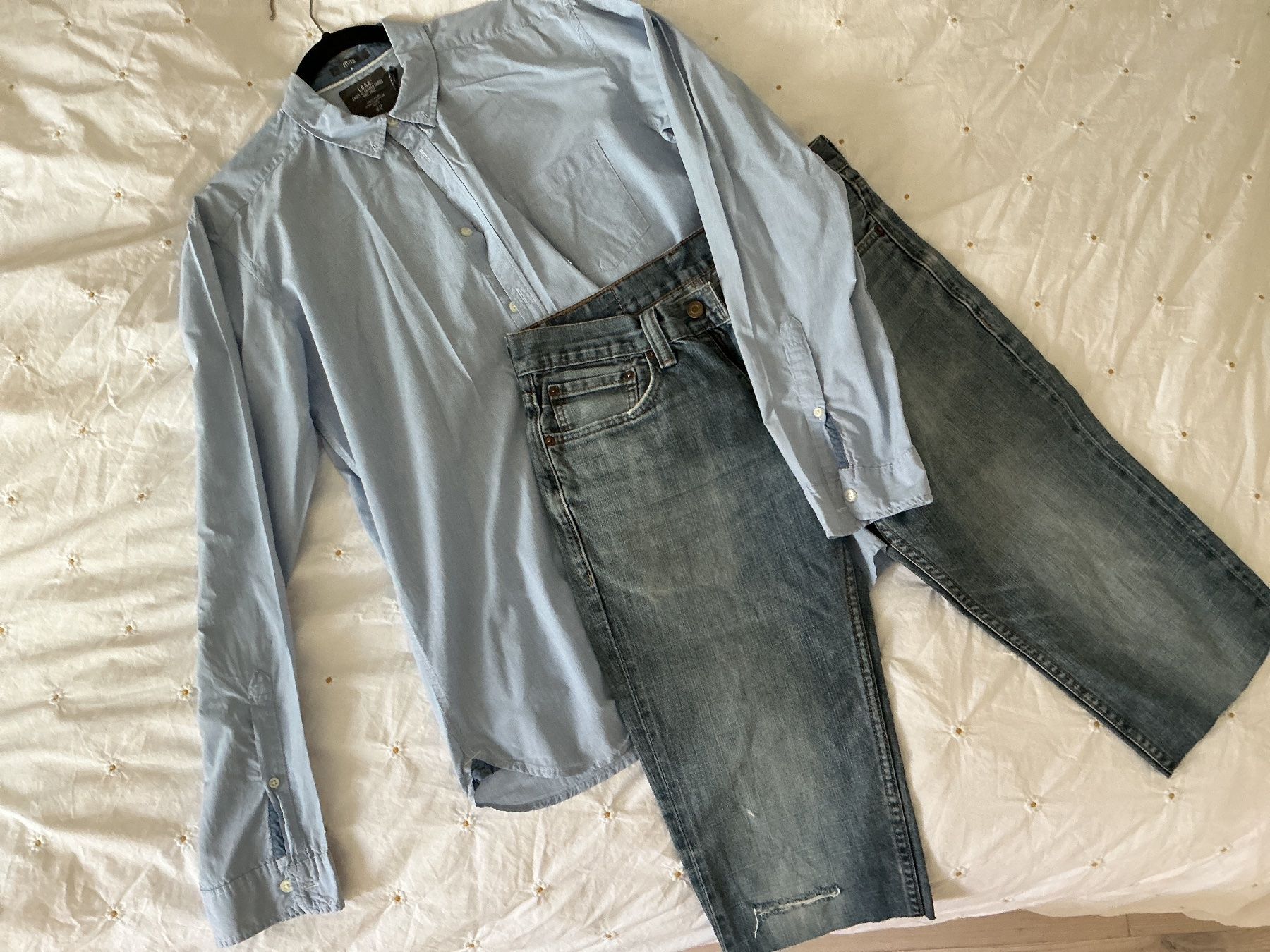 Levi's Lots de vêtements: Kurze Levi's und Herrenhemd – D'occasion à Triesen par boston7