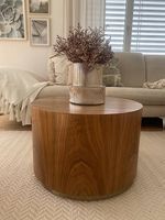 WESTWING runder Design-Couchtisch | Holz & Gold