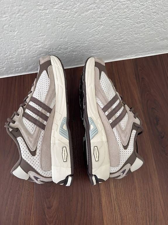 Scarpe da uomo: Adidas Sneaker Neuwertig Gr. 42 2/3 – Usato da Aesch BL venduto da Jos_5tqs 1